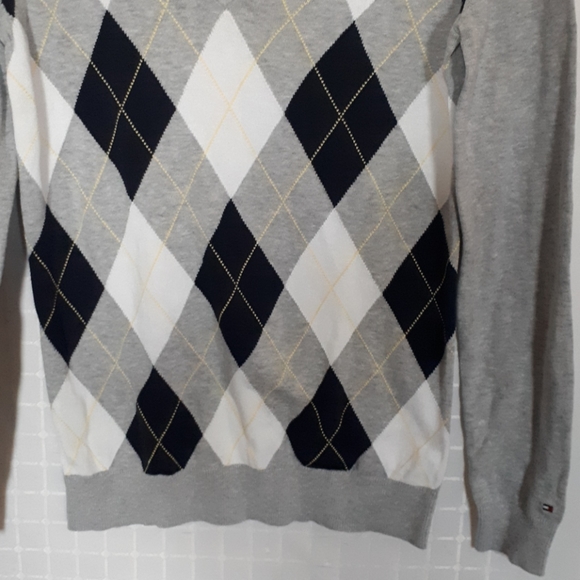 Tommy Hilfiger Long Sleeve Sweater - Picture 2 of 8